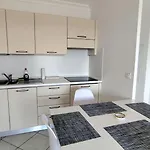 Elegant With Private Pool, Parking & 5min To Apartman Antibes