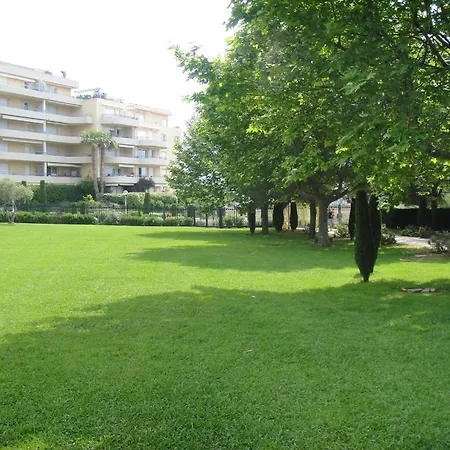Elegant With Private Pool, Parking & 5min To Appartement