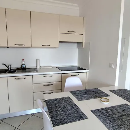 Elegant With Private Pool, Parking & 5min To Appartement Antibes