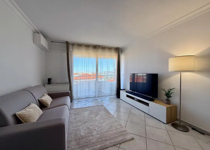 Apartment Elegant With Private Pool, Parking & 5min To *
